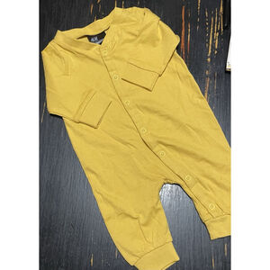 Preemie Gold/yellow H&M Romper